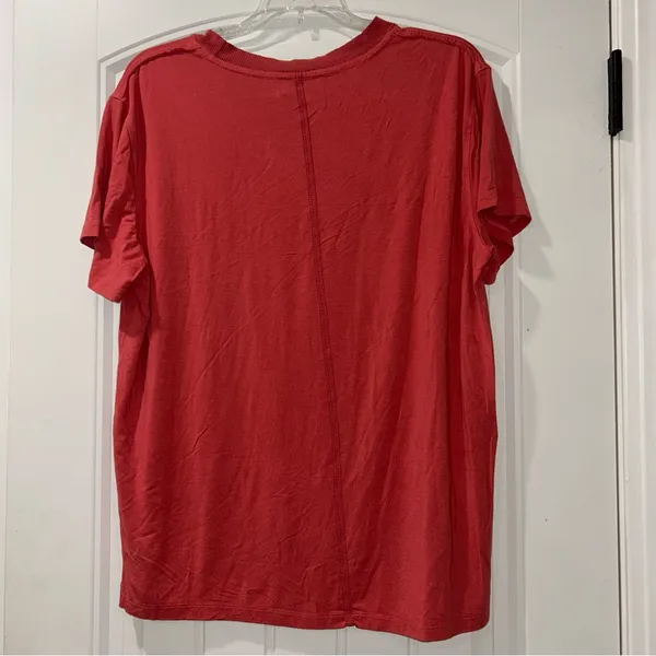 Urban Daizy Casual Dark Coral T-Shirt Women’s Medium - Image 6
