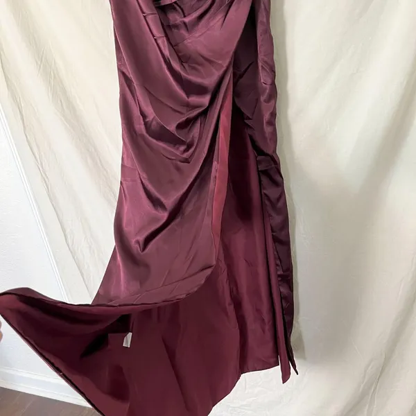 NWT Burgundy ruched leg slit formal prom dress - fits M - Image 2