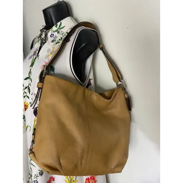 COACH Medium/ Large Leather Tan Shoulder Bag - Image 7