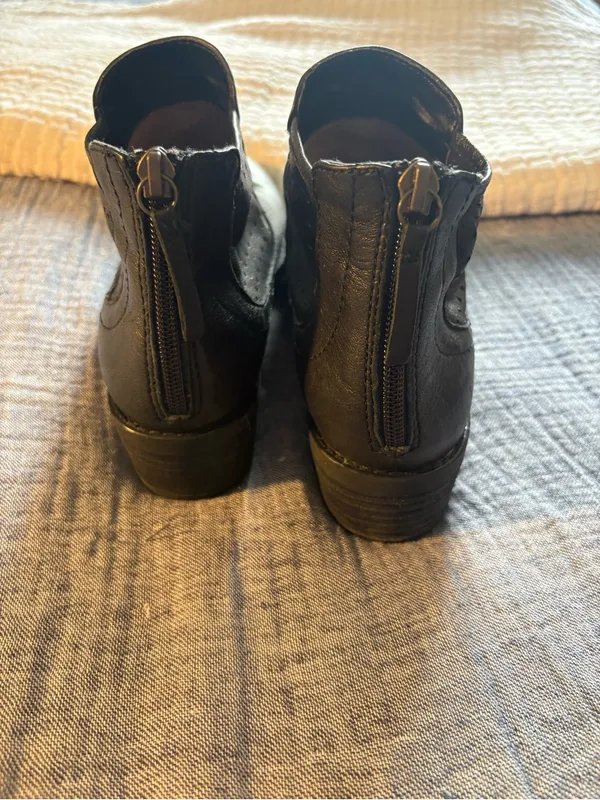 Comfortiva Black Leather Ankle Booties - Minimalist Zip Back - Image 4
