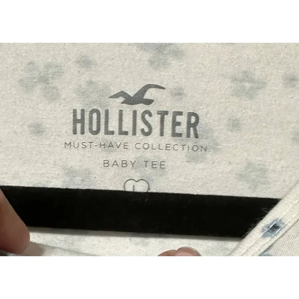 Hollister white and blue floral t shirt with drawstring ruching‎ on front size L - Image 2