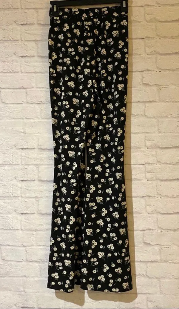 Boutique NEW Wild Child Daisy Flares - Image 10