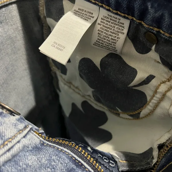 Lucky brand Low Rise Jeans - Image 6