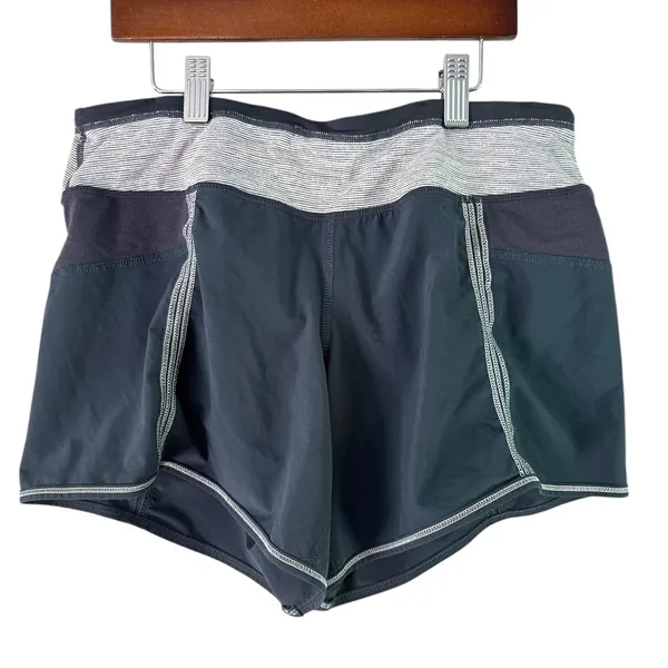 Lululemon Running Shorts Athletic Stretch Waist Pockets Size‎ 6 - Image 4