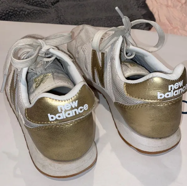 New Balance Gold Balance 520 Sneakers - Image 4