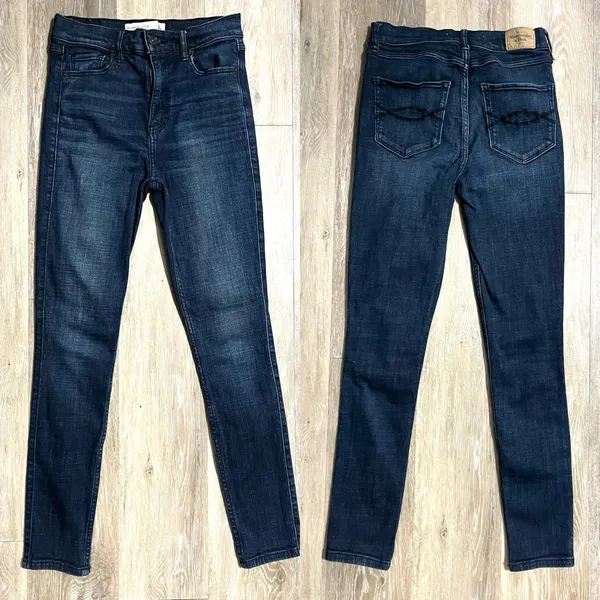 Abercrombie & Fitch Dark Wash Skinny Jeans Size 0R - Image 2