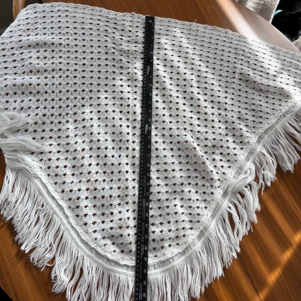 Mid Century Vintage 70s Specialty House Fashion White Crochet Shawl Open Weave - Image 4