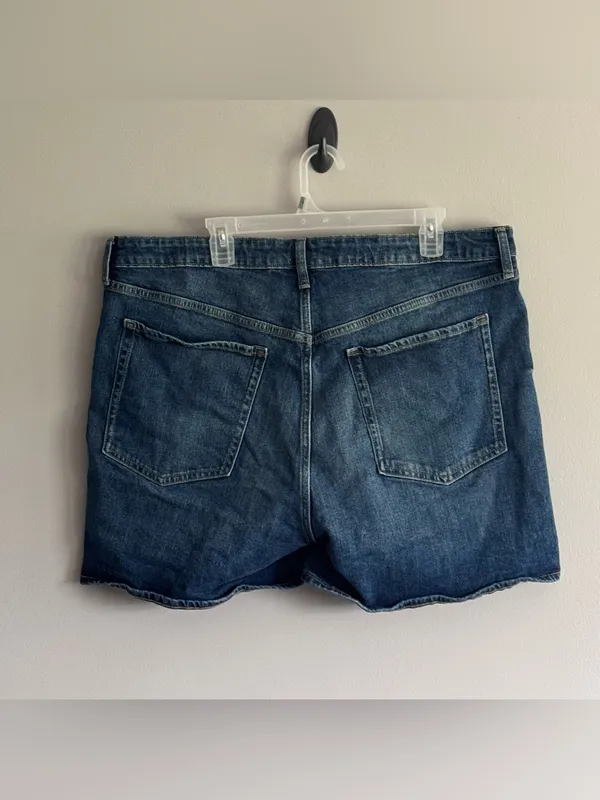Old Navy OG Straight High Rise Buttonfly Dark Wash Denim Shorts Size-18 - Image 2
