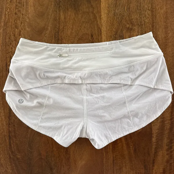 Lululemon White Speed Up Shorts 2.5" Low-Rise size 4 good condition! - Image 2