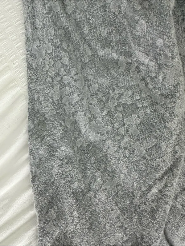 Lululemon Light Gray Sweatpants - Size 6 - Image 3