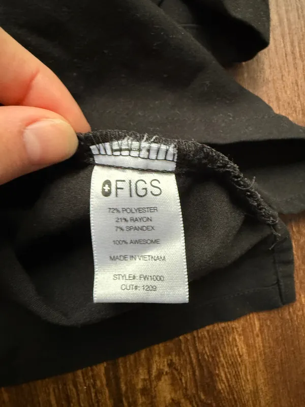 FIGS Women’s Black Catarina One Pocket Scrub Top - Size S - Image 6