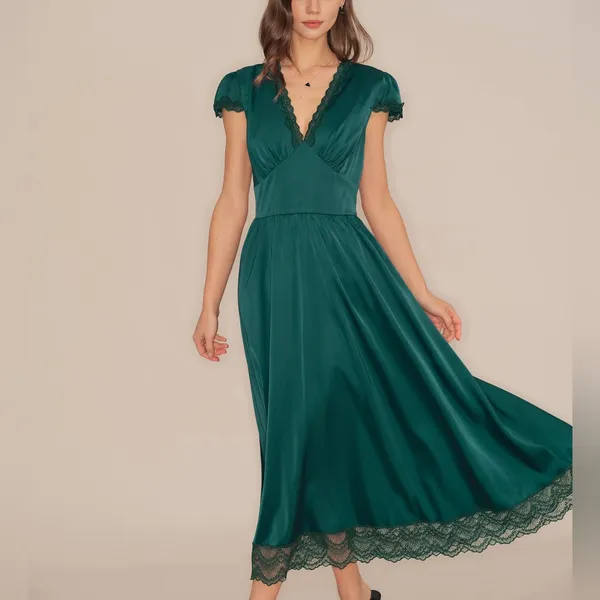 Rihoas Green V Neck Lace Maxi Dress - Image 6