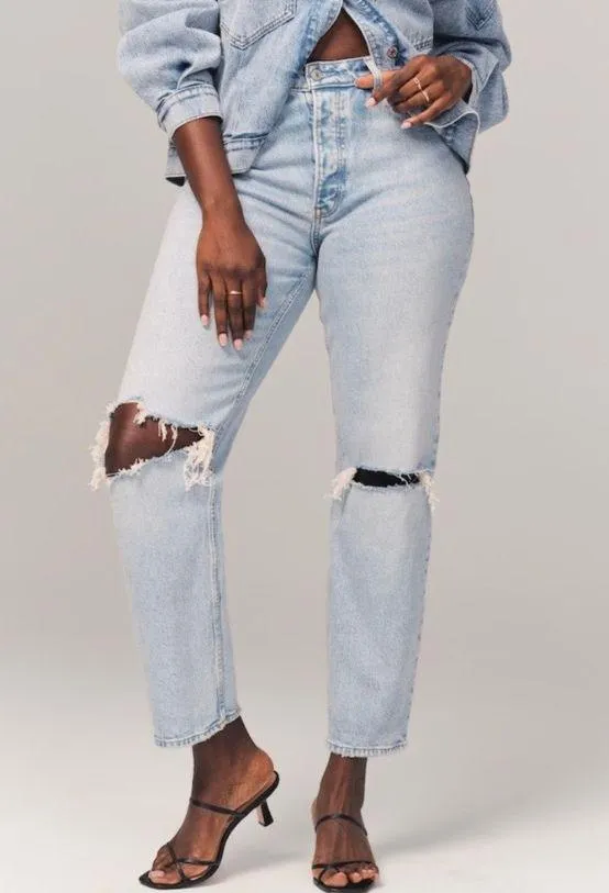 Abercrombie Curve Love High-Rise Dad Jeans - Image 2