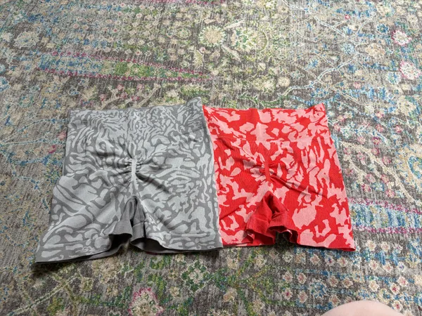 Shein Workout Shorts Scrunch - Image 2