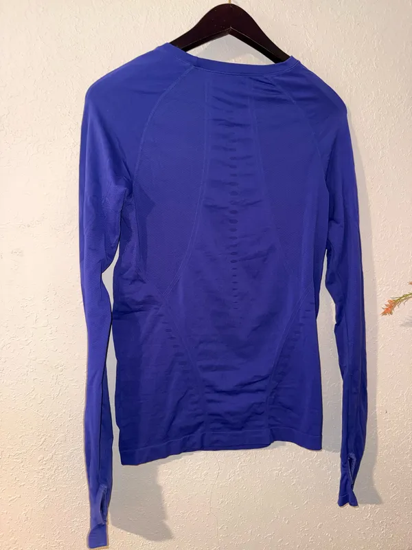 Champion Long Sleeve Athletic Top - Image 3
