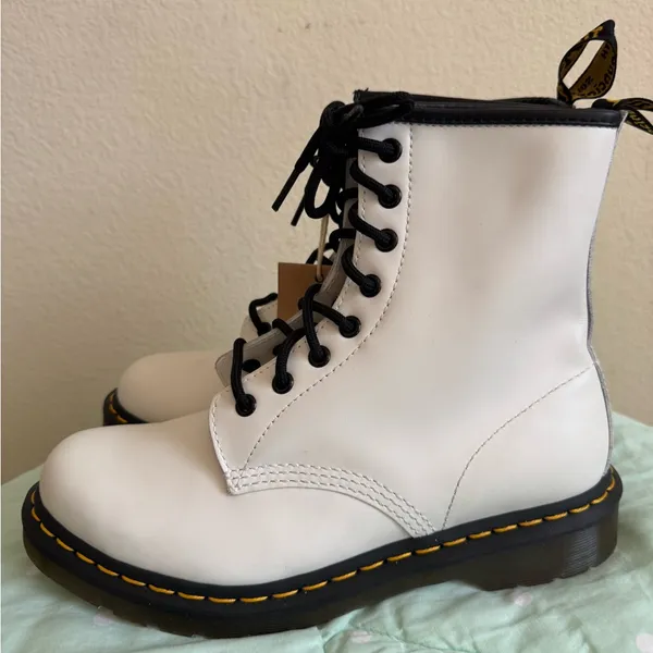 NWT Dr. Martens 1460 White Lace-Up Boots Womens size 9 - Image 7