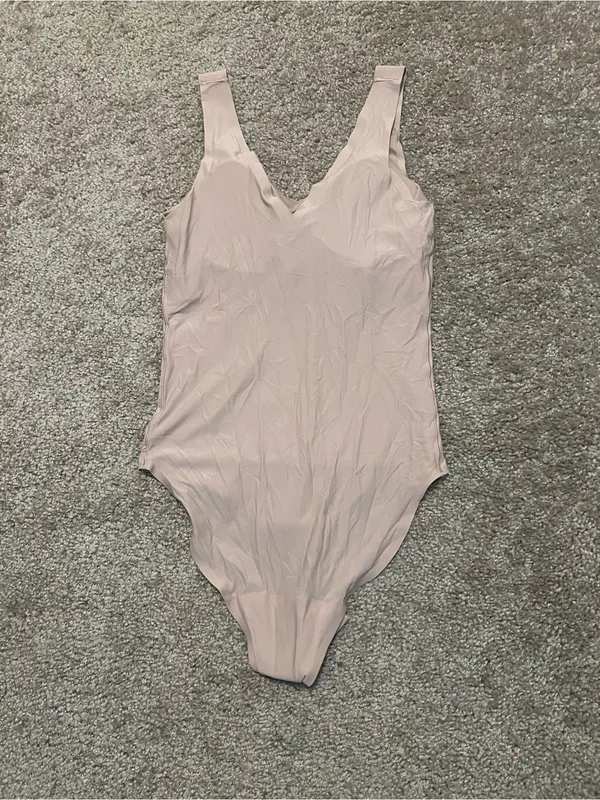 Chantelle smooth touch‎ nude bodysuit XS/S padded with snap closure - Image 9