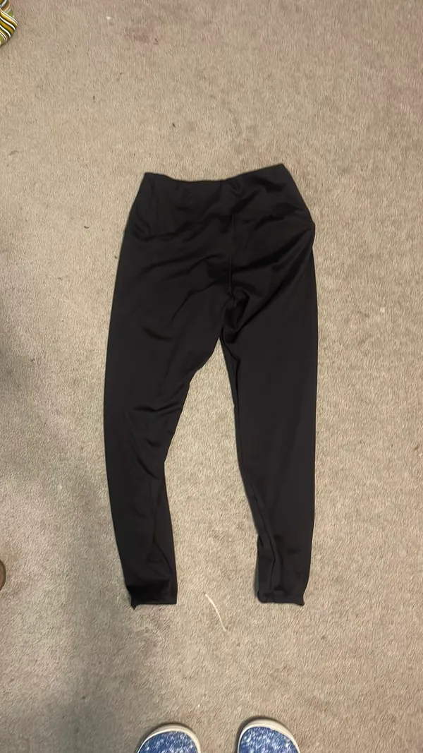 Black Target Leggings Workout - Image 3