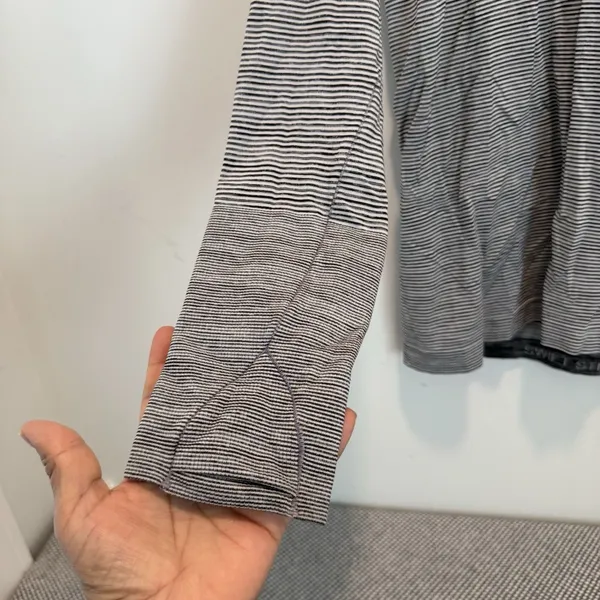 Lululemon Athletica Swift to stride Striped Sz 12 Longsleeve - Image 3