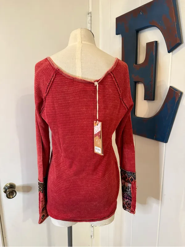 Able Red Waffle Knit Long Sleeve Top with Printed Cuffs Sz L NWT - Image 2