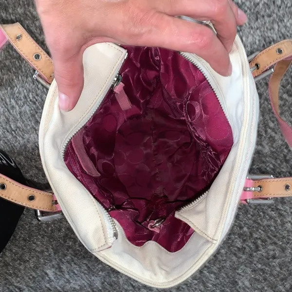 Vtg Coach Canvas cream with pink leather - Image 3