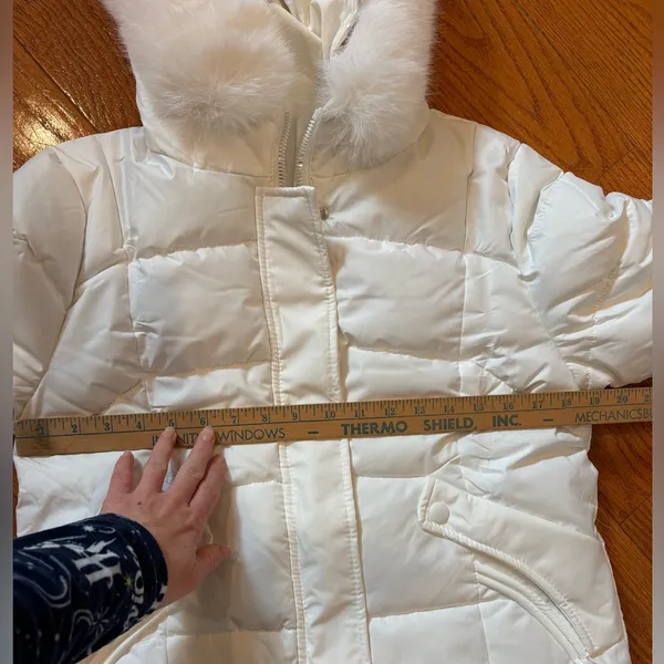 Women’s Winter White Quilted Puffer Coat With Faux Fur Hood – New Without Tags - Image 8