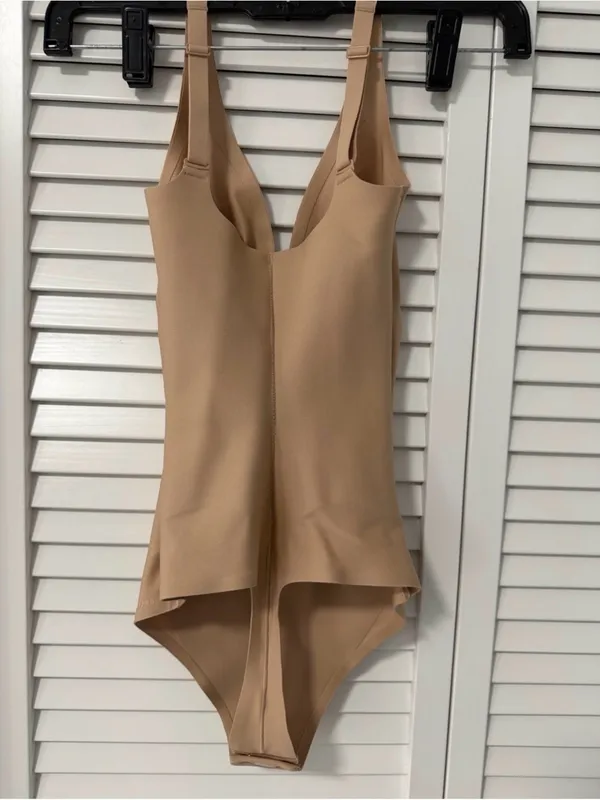 SKIMS Body Unlined Plunge Thong Bodysuit sienna NWT - XS (B13) - Image 2
