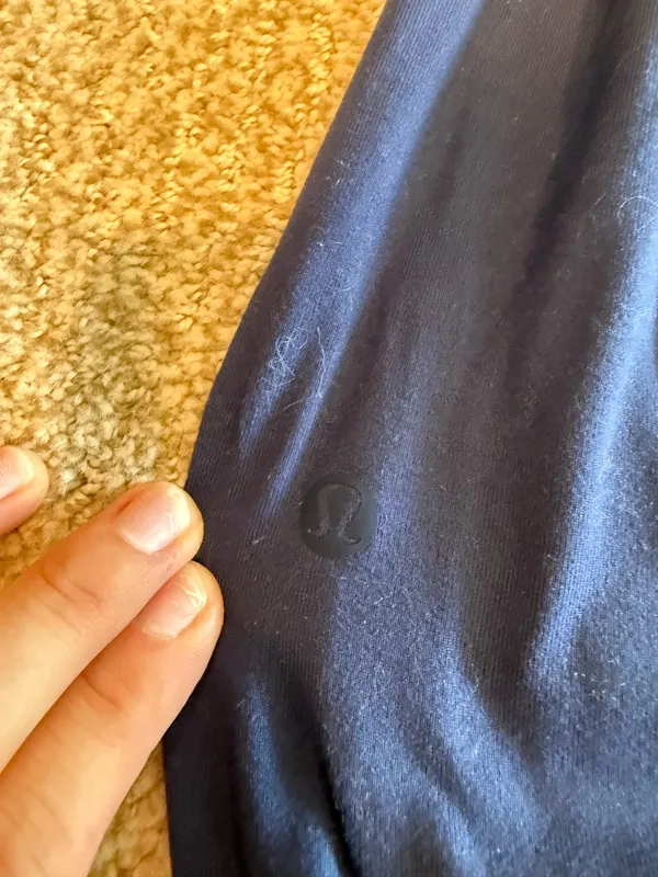 Lululemon size 8 joggers navy - Image 2