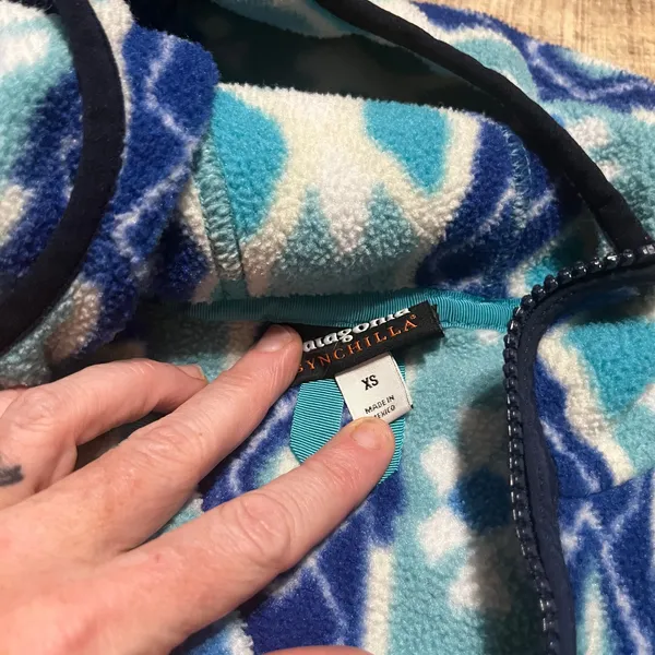 Patagonia Women's Synchilla Snap-T Hooded Jacket Pine Patch Mogul Blue Sz XS - Image 2