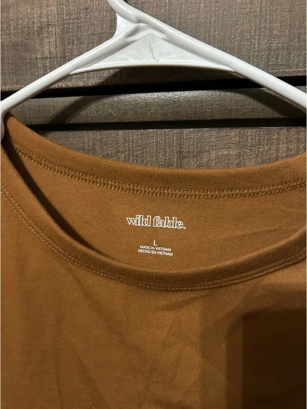 Wild Fable T-Shirt Cropped - Image 2
