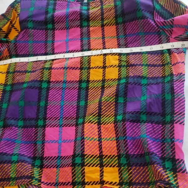 1980's vintage silk blouse w shoulder pads - Image 4