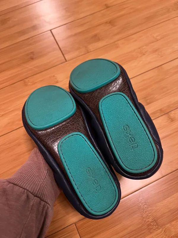 Tieks Navy Leather Foldable Ballet Flats - Image 2
