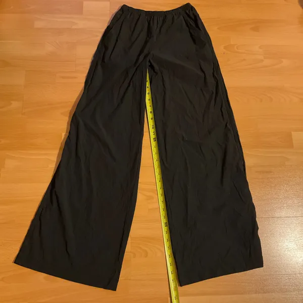Alo Yoga Breezy Wide Leg Pant (Long) Black XS - Image 4