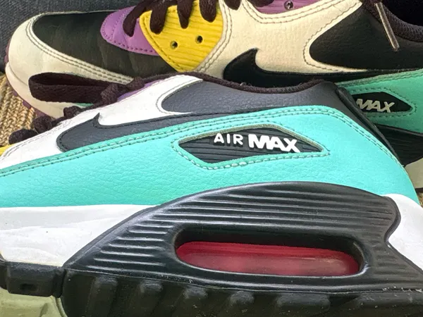 Nike Air Max 90s unisex style and color - Image 3