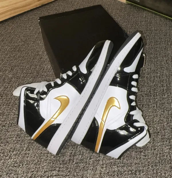 Nike Air Jordan 1 Mid SE - Image 10