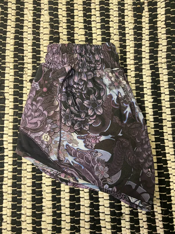 Lululemon Hotty Hot Shorts - Image 2