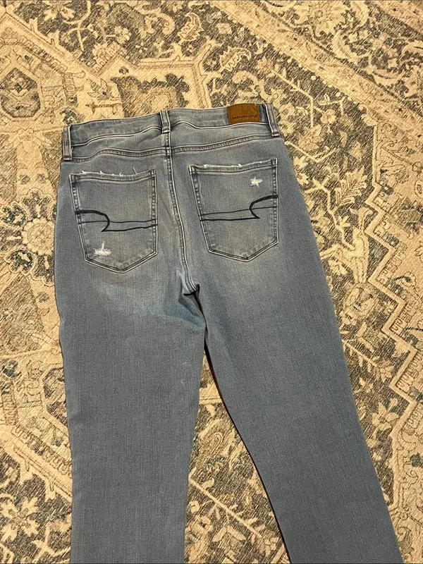American Eagle Outfitters Skinny Jeans in Light Wash Blue - Image 4