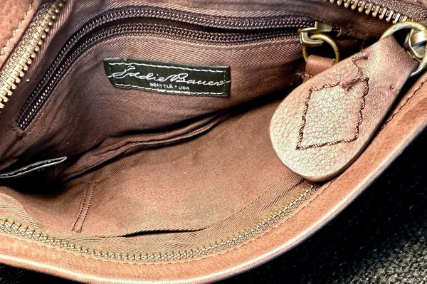 Vintage Eddie Bauer Brown Pebbled Leather East West Crossbody Bag Y2K Boho Purse - Image 6