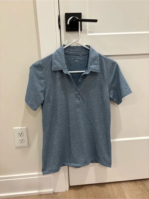 Travis Matthew Featherweight Active Polo Size Small - Image 2