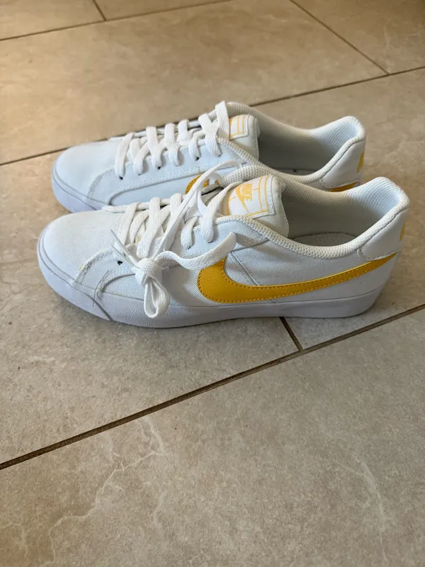 nike shoes - Image 2
