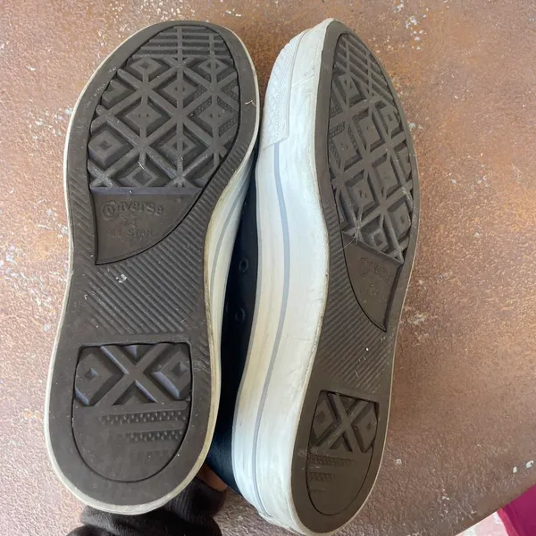 Converse black leather platform sneakers sz 8.5 / in good used condition. - Image 6