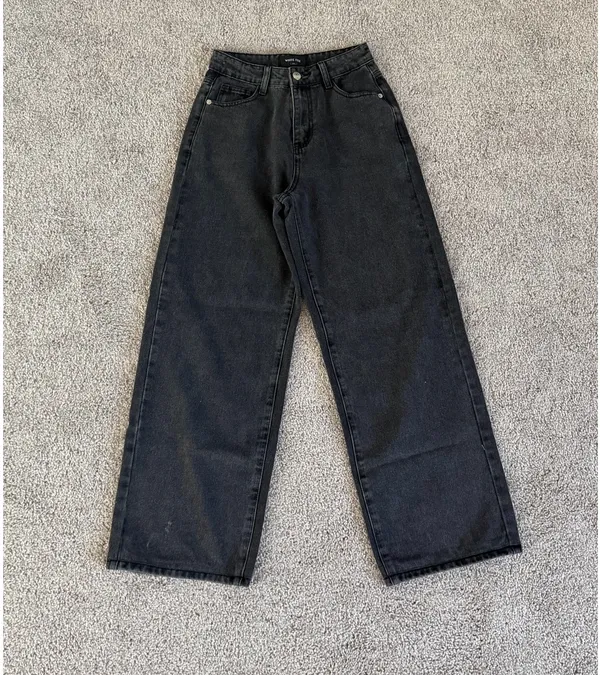 White Fox Boutique Black wash jeans - Image 4