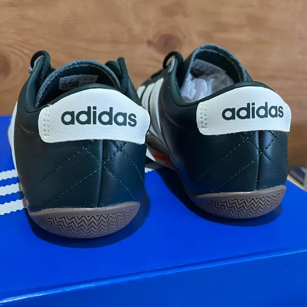 Adidas Women's Black and Navy Trainers - Image 5