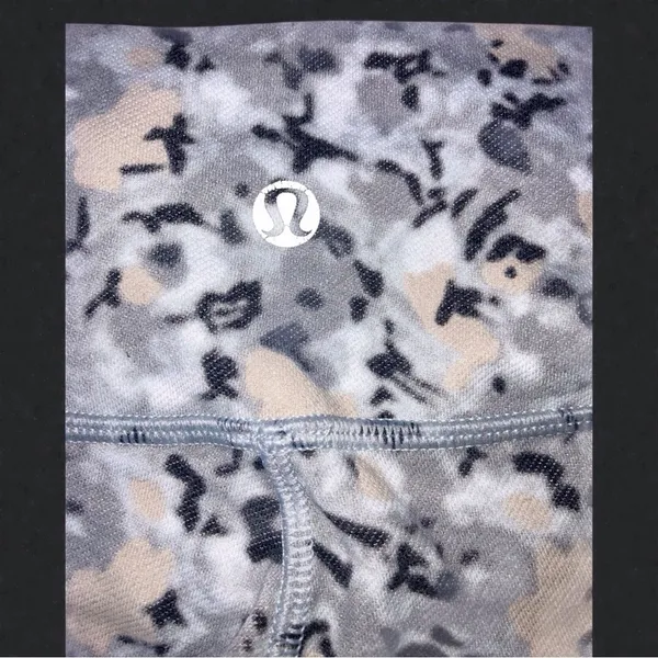 Lululemon Wunder Under Capri Leggings | Size 8 | Gray Camo - Image 5