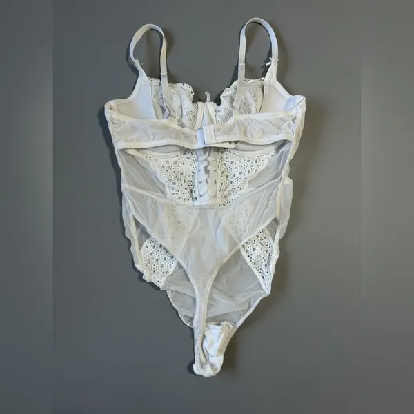 Victoria's Secret White Lace Lingerie - Image 2
