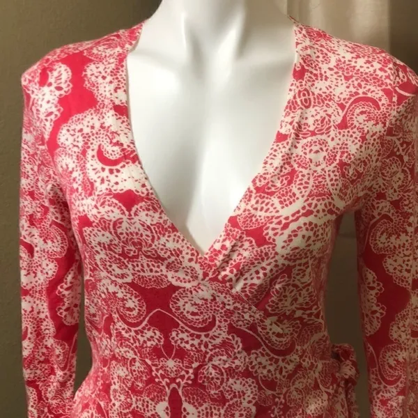 Ann Taylor wraparound 3/4 sleeve coral sweater - Image 2