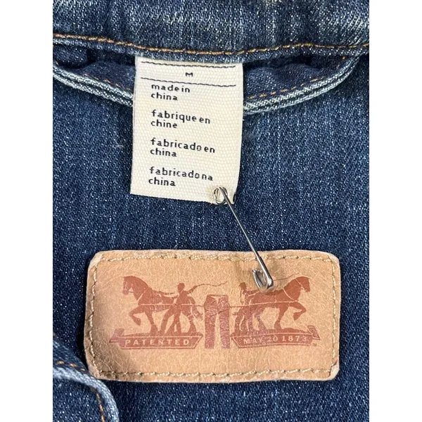 Levi's Women's Blue Denim/Jean Jacket Size M SKU 5629 - Image 4