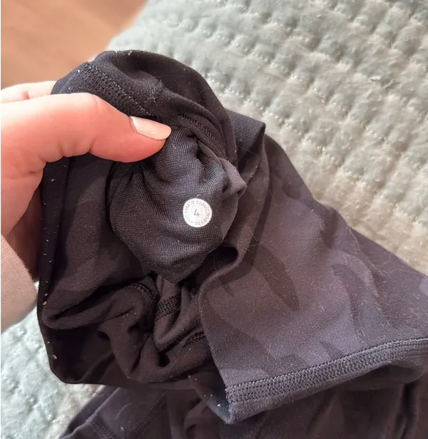 Camo Lululemon Leggings - Image 2