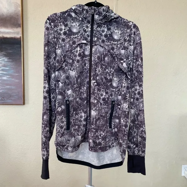Lululemon‎ Bring Back The Track Jacket floral size 8 - Image 3