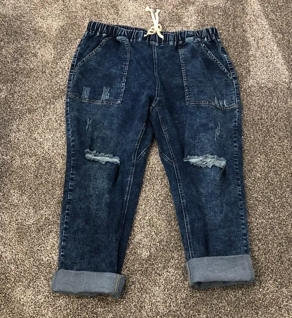 Metietila Distressed Jeans - Image 2